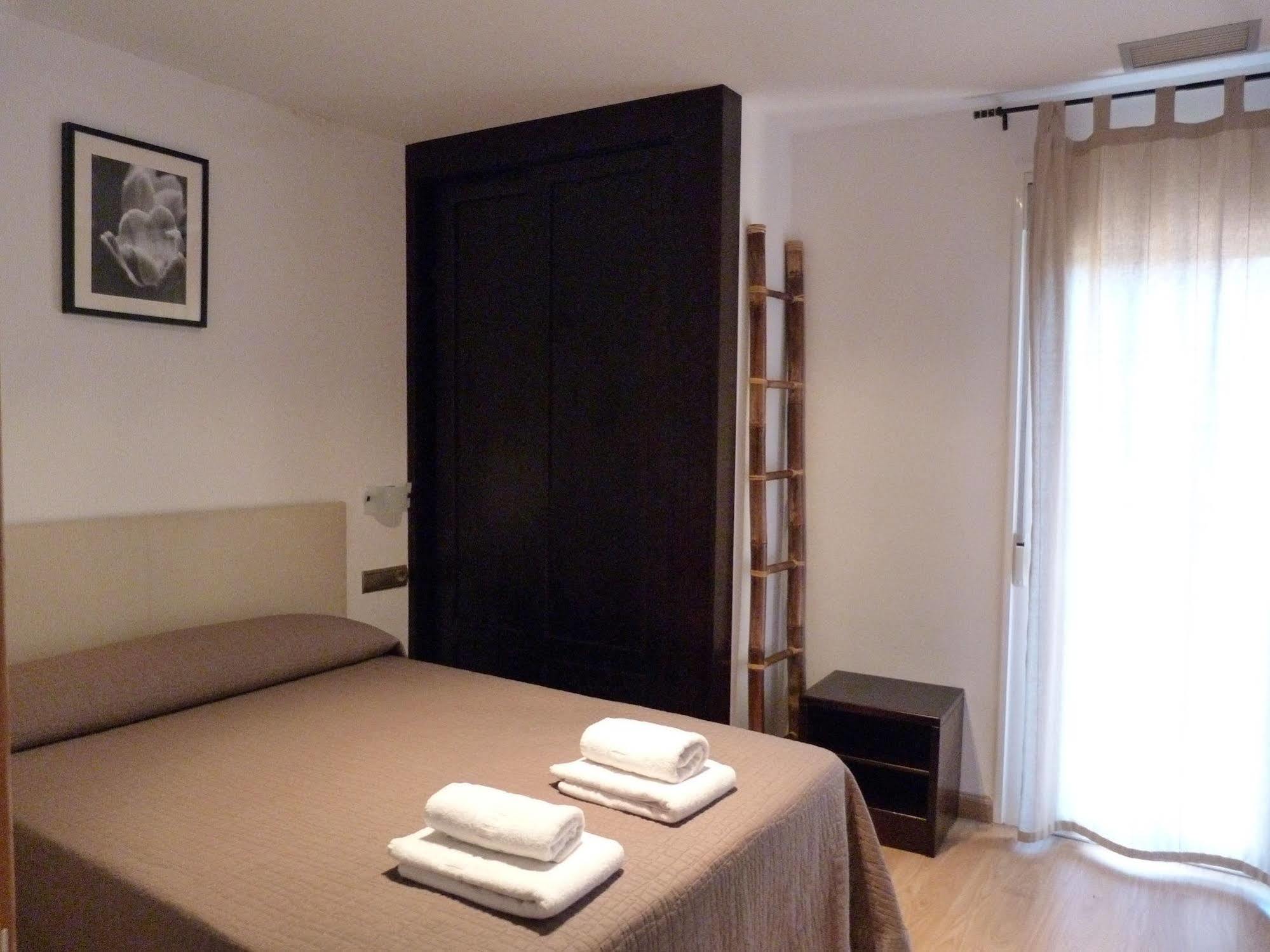 Apartamentos Puerta De Ordesa Laspuña Exteriér fotografie